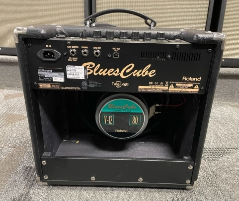 ROLAND BLUES CUBE HOT COMBO BLACK 2